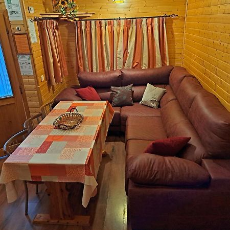 Cabanas De Madera El Rinconcillo أرويو فريو المظهر الخارجي الصورة