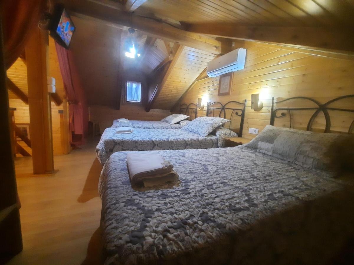 Cabanas De Madera El Rinconcillo أرويو فريو المظهر الخارجي الصورة