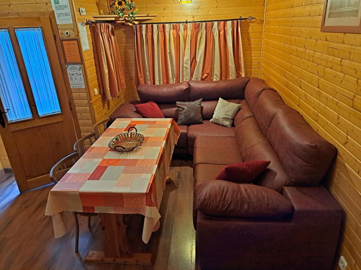 Cabanas De Madera El Rinconcillo أرويو فريو المظهر الخارجي الصورة