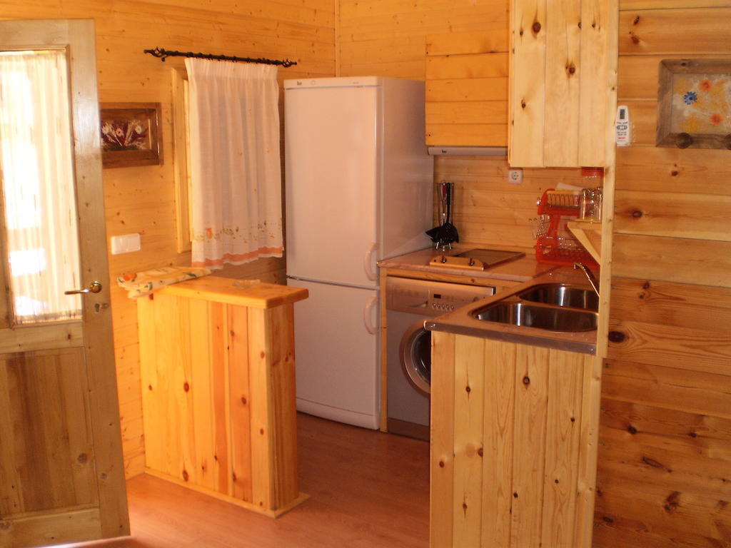 Cabanas De Madera El Rinconcillo أرويو فريو الغرفة الصورة